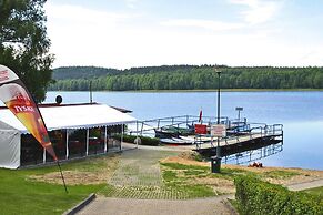 Fenced Cottage in the Middle of Nature, Right by the Lake, Rentyny