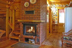 Fenced Cottage in the Middle of Nature, Right by the Lake, Rentyny