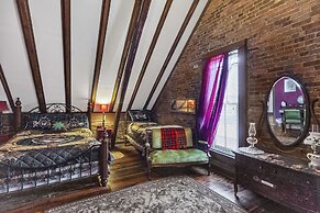 Dupriest Room 1 Bedroom by Main Street Bed & Breakfast