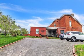 Dupriest Room 1 Bedroom by Main Street Bed & Breakfast