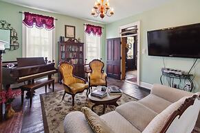 Greer Room 1 Bedroom by Main Street Bed & Breakfast