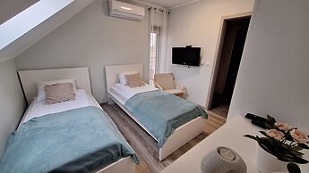 Apartment With a Swimming Pool in Stepniczka