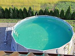 Apartment With a Swimming Pool in Stepniczka
