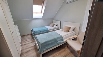 Apartment With a Swimming Pool in Stepniczka