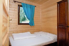 Holiday Resort With the Pool, Wiselka