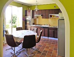 Attractive Cottage in Plozevet