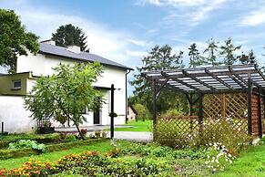 Holiday Flat, Kamien