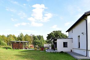 Holiday Flat, Kamien