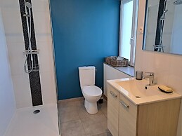Holiday Home 10 Pers., Panoramic sea View, Cleder