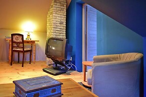 Holiday Home, Golubie