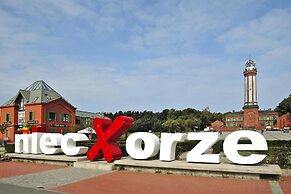 Comfortable Holiday Homes With Jacuzzi, Niechorze