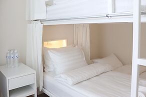 ResT Bangkok Poshtel