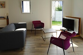 Modern Holiday Home 500 m From the sea in Morgat