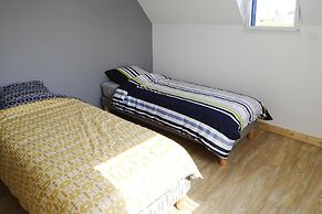 Modern Holiday Home 500 m From the sea in Morgat
