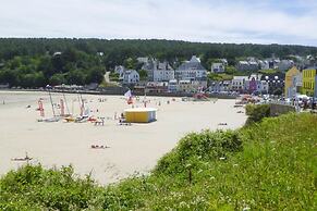 Modern Holiday Home 500 m From the sea in Morgat