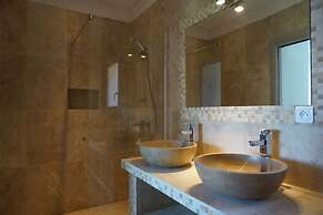 Attractive Holiday Villa With Private Pool, Solenzara