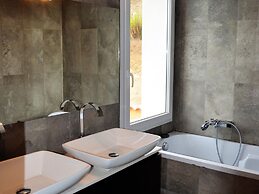 Attractive Holiday Villa With Private Pool, Solenzara