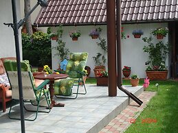 Holiday House With Swimming Pool in Morzyczyn