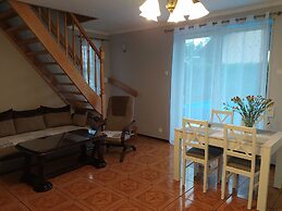 Holiday House With Swimming Pool in Morzyczyn