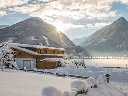 Apartment Building Ferien, Neukirchen