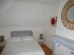 Charming Holiday Home 50 m From the sea
