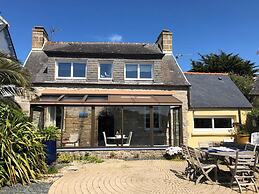 Charming Holiday Home 50 m From the sea