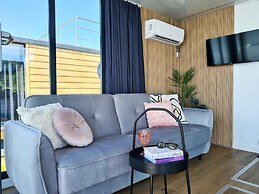 Luxury Houseboat for 2 People, by the sea