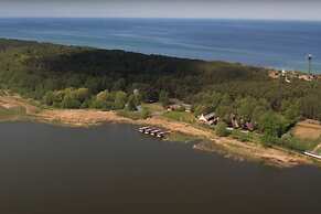 Luxury Houseboat for 2 People, by the sea