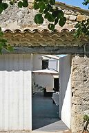 Charming Stone Cottage, Savoillans
