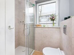 Spacious Apartment, Swimming Pool, Pobierowo