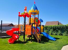 Comfortable Holiday Homes, Pool, Sarbinowo