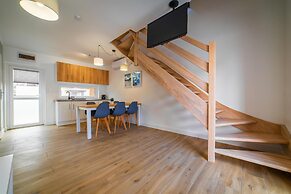 Holiday Complex With Pool, Rewal