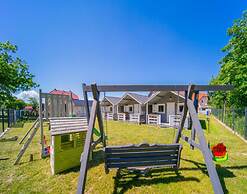 Bungalow With Terrace, Wrzosowo