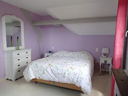 Beautiful Norman House With Outbuilding Located in the bay of Mont St 