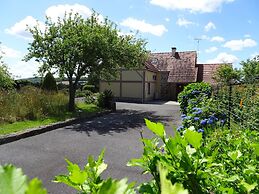Beautiful Norman House With Outbuilding Located in the bay of Mont St 