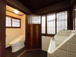 Hayase House