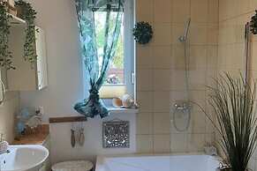 Comfortable Holiday Home for 8 People, Kolczewo