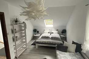 Comfortable Holiday Home for 8 People, Kolczewo