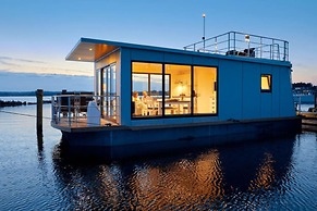Houseboat in Egernsund at the Marina Minde