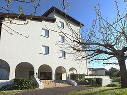 Inviting Apartment With Balcony