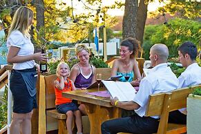 Apartments in Zaton With Pool