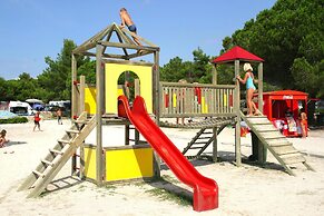 Apartments in Zaton With Pool