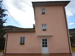 Casina di Andrea With Above Ground Pool, Capannori