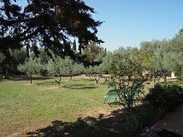 Cottage in Luberon Near Apt Market