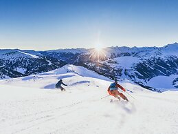 Chalet Hochkrimml With Sauna on the ski Slope