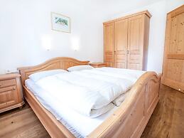 Chalet Hochkrimml With Sauna on the ski Slope