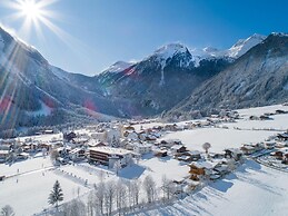 Chalet Hochkrimml With Sauna on the ski Slope