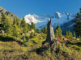 Chalet Hochkrimml With Sauna on the ski Slope