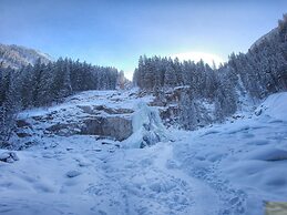 Chalet Hochkrimml With Sauna on the ski Slope