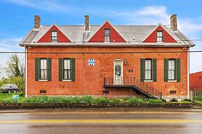 Dickinson Room by Main Street Bed & Breakfast